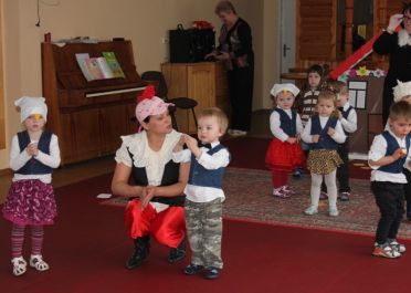 Saulyčių gr. vaikų teatrinis žaidimas Pastačiau aš gražų namą