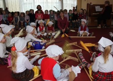 Kaip gaideliai ir vištytės pateko į pono dvarą (Žirniukų gr.)