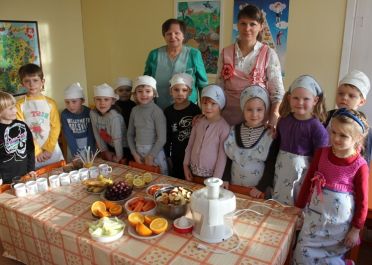 Ugdomoji veikla Daržovės ir vaisiai - vitaminų šaltinis ( Varpelių gr.)