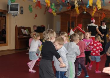 Saulyčių gr. vaikų teatrinis žaidimas Pastačiau aš gražų namą