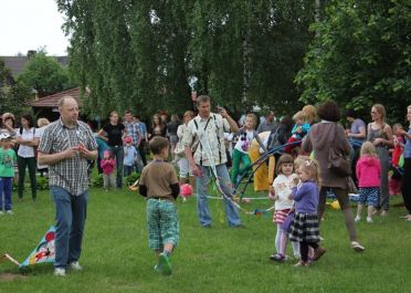 Džiaugsmo ir labdaros renginys KARTU SU ŠEIMA 