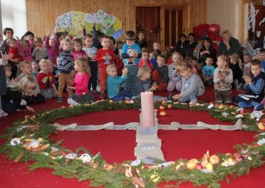 Uždekime advento žvakelę